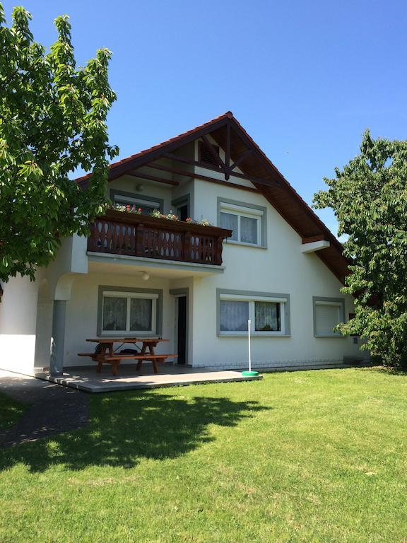 Frankie Holiday Apartment Ii. Балатондьєрек Екстер'єр фото